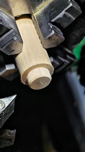 Satisfying Wood Threading! 🪵✨ #Woodworking #Craftsmanship