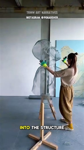 Expressive Figurative Sculpture Using Wire Mesh