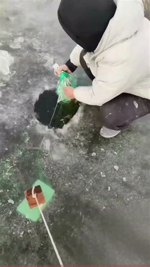 Beginner Ice Fishing Tutorial: How to Make a Buoy?