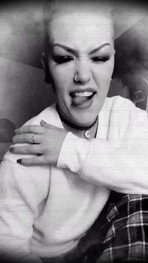 For all those who keep claiming I look like #pink #youreinvited #yourewelcome #pov #roadto18k #girlswithtattoos #foryoupage #foryou #nomodel