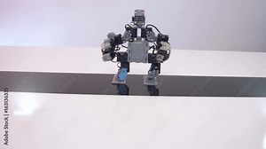 Creation and programming robot in the laboratory