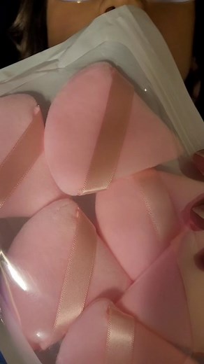 Velvety Soft Powder Puffs for Gentle Makeup Application