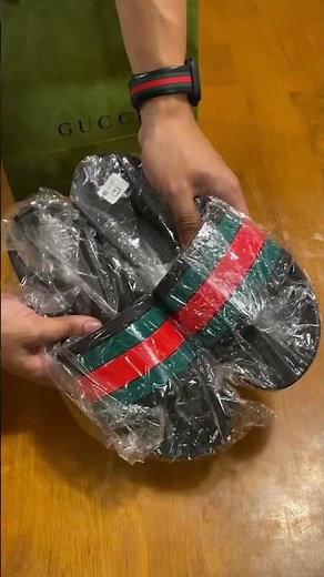 DHgate Gucci Slides Sandals #dhgate #gucci #gucciflipflops