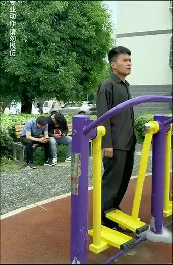 Strong man 🤣🤣 | Charlyanong pro officiel