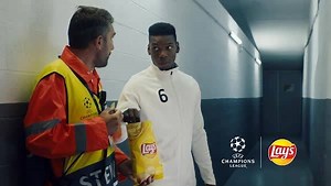 Teamwork makes the dream work in the UEFA Champions League... and what's better than a pack of Lay's to share in the moment. ⚽️ | Lay's South Africa