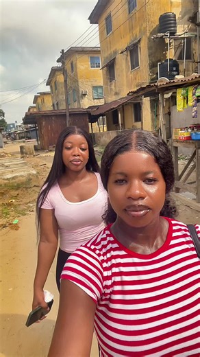 Ps: her eyes were red cause a lash was poking her but I fixed it after and it’s not red anymore okay 🙈😂…..