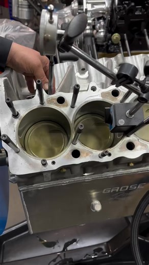 Degreeing the Camshaft is something you shouldn't skip when assembling a engine #grose #groseracing #groseracingengines #bigblock #enginebuilding #cam #degree #engine #car #boat #enginebuilder | Grose Racing Engines