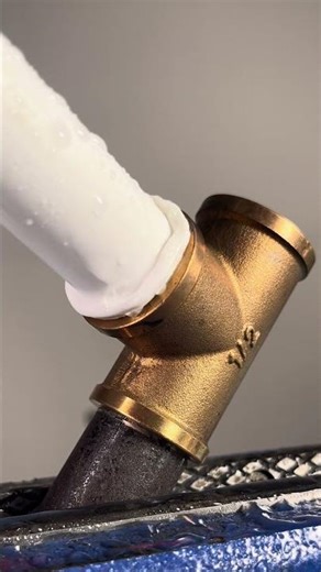 A pipe-threading trick that will surprise even the pros. #diy