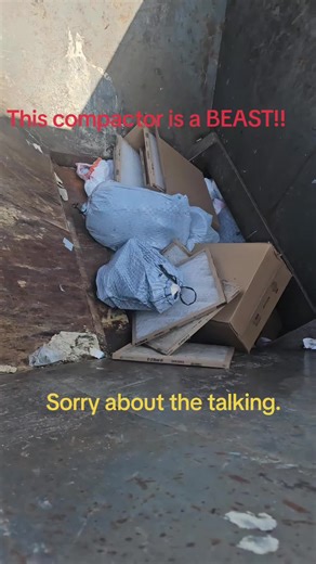 Masivo compactador en acción en Tennessee