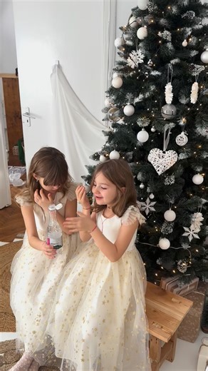 Spiridusii Mosului lucreaza de zor pentru ca tu sa primesti bijuteriile Zea et Sia sub brad in prag de Ajun🎄 | Zea et Sia