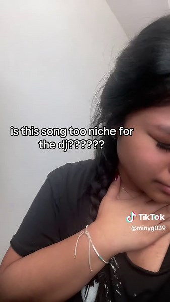 Is This Song Too Niche for the DJ? Observations on Repeating Tracks