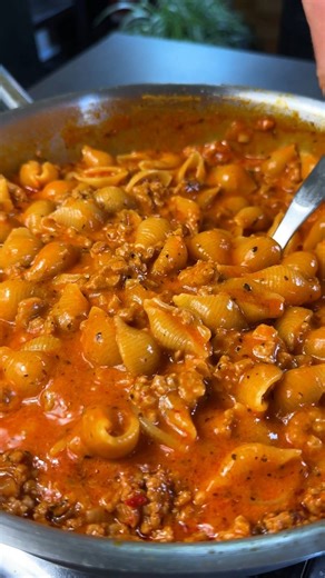 168K views · 30K reactions | HIGH-PROTEIN TOMATO BEEF SHELLS I...