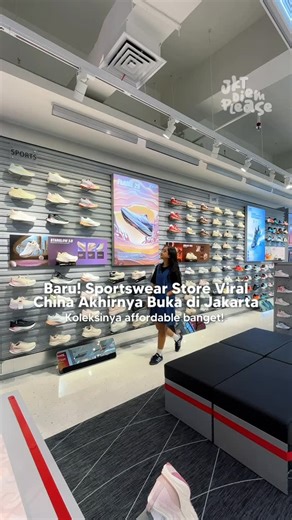 JKTDIEMPLEASE on Instagram: "Baru lagi nih! Sportswear store asal China yang koleksinya super affordable, tapi kualitasnya juga bagus ✨ Di store ini juga kita bisa cobain shoes detector biar ga salah pilih sepatu loh. Mumpung ada promo opening store mending langsung datengin deh! 📍Xtep Store Central Park Mall, lantai 2 #jktdiemplease #xtepstore #centralparkmall"