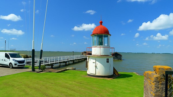 Marken – Explore a Dutch Fishing Village Steeped in Color and History (4K)