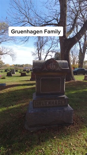 #cleantok #grave #gravestonecleaning #gravetok #headstonecleaning #headstone #headstonecleaner