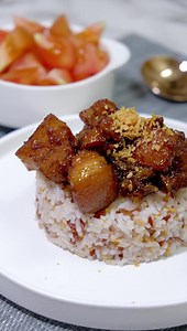 246K views · 10K reactions | Not your typical way of cooking ADOBO 狼來 (Update for those who are asking the ingredients) INGREDIENTS: 1 tbsp Sugar 2 tbsp soy sauce 2 tbsp vinegar 1 cup water 2-3 pcs bay leaves 1 lb pork belly salt pepper | Casting Chef PH | Facebook