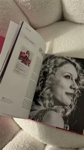 Part 3 of creating my home library and office space✨📖 #booktube #homedecor #homelibrary