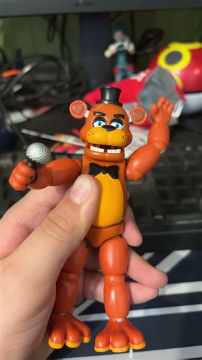 Freddy Fazbear’s posing #fortnite #alien #butifyoucloseyoureyes #helpmemakethismakesense #fnaf