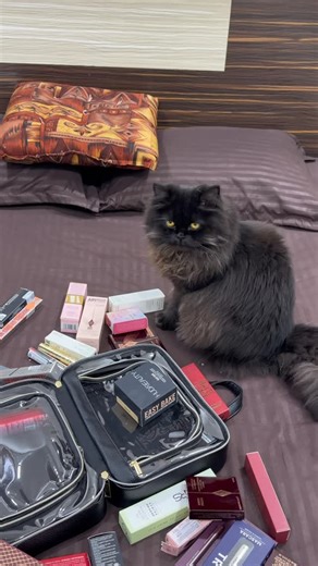 Va!shU🐾 on Instagram: "आहे का तुमची सासू अशी 😁❤️🎀🫶 #minivlog #1million #instagood #routine #love"