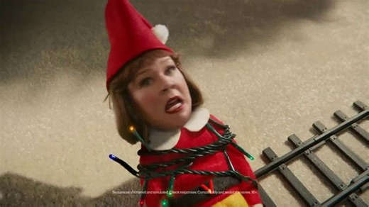 Verizon TV Spot, 'Holiday: Melissa Elf : A Little Help: Google Pixel 10 Pro XL and AI'