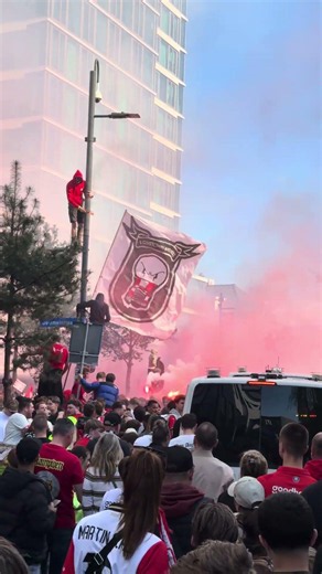 Eindhoven after PSV won the league… madness 😮