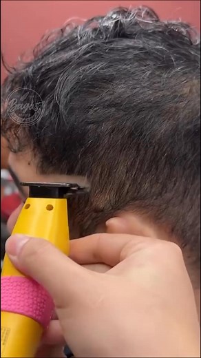 4.7K views · 3.8K reactions | Perfect Simple Haircut Using Trimmer Sharp  #fyp #easytechnique #tecnology #everyone #asmr #viralreelsfacebook #usabarber #ukbarber #fblifestyle | Lagas Avelin | Facebook