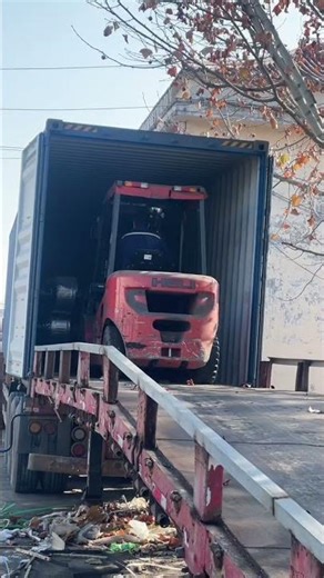 This is the art of container loading.#containerloading #logisticslife #freight #shipping