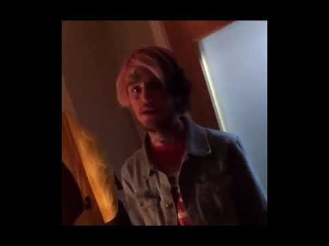 LIL PEEP LISTENING TO "FLOSSING" BY 6 DOGS..💔