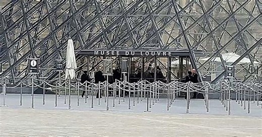 Louvre museum robbery leaves France questioning museum security