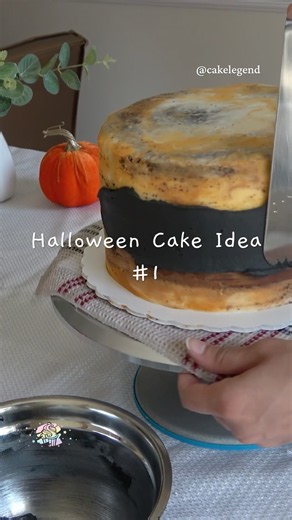 Halloween Buttercream Faultline Cake 🎃