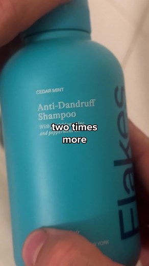 Say goodbye to dandruff and hello to confidence 👋 💪 2x more pyrithione zinc than leading brands for powerfully effective results 🏄🏻‍♂️ Naturally safe formula with zero harsh ingredients 🍃 Smells like a forest, not like a locker room | Flakes