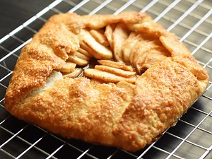 Easy Cinnamon Apple Galette Recipe : How To Make Galette from scratch! | MerryBoosters