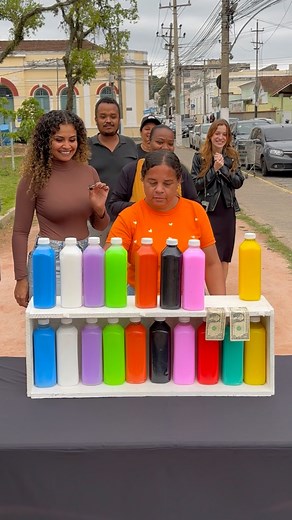 Bottle Color Challenge! Jogo da garrafa acerte a cor 🎯 #challenge #streetgames #jogo | Larissa Carreiro
