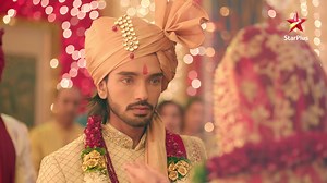 #Pandit ji ho gaye hai #shaadi se gaayab? #Kya Ansh ki shaadi rokne mein Vedashri safal ho paayegi? Ya Ansh karlega daayan se shaadi? Jaanne ke liye dekhiye Nazar! #nazar #mohana #niyati #jatin #piya #rishi #thriller #trp #supernaturalshow #starplus #trendingshow | StarPlus