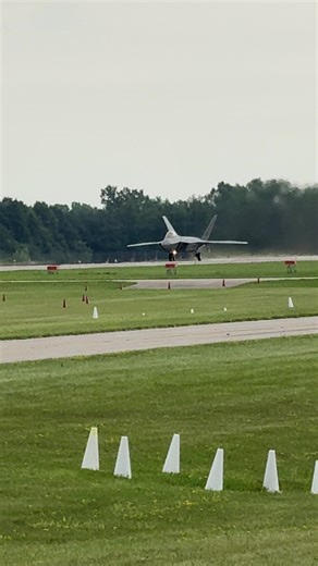 F-22 Raptor Demo Takes Flight at Oshkosh Airshow 2025