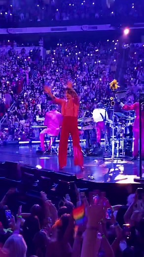 HIGHLIGHT OF MY LIFE 🙏🏼🦋💫🤍 #harrystyles #loveontour