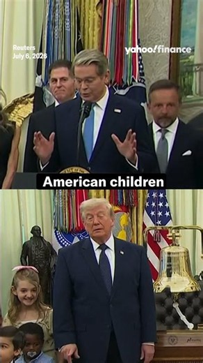 🛎️ Trump rings opening bell to launch Trump accounts.