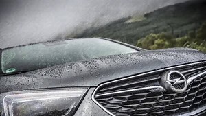 2.9K views · 176 reactions | You have nothing to fear from rain - not when driving the Mokka X, anyway. 4x4 All-Wheel-Drive delivers maximum grip in the harshest weather conditions. Tag a friend who's SUV-obsessed! | Opel | Facebook