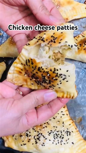 One Bite = Ultimate Cheese Explosion Chicken Cheese Patties… اتنی ٹیسٹی کہ بار بار بنانے کا دل کرے!