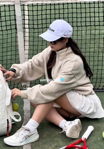 Aesthetic Tennis Moments at Wimbledon