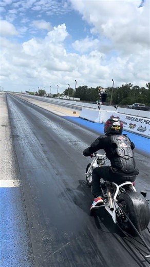 What a take off 🔥 #minibike #bikelife #engine #dragracing #builtnotbought #billet #racing #exhaust