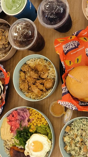 Saan pwede kumain sa BGC na sulit, maraming choices, at open 24/7? Food Hall by Five/NEO might be the place for you! Perfect for BGC employees or those looking for a quick bite in the area 🤤 #BiteSizedPH #BiteSizedFinds #BGC | BiteSized