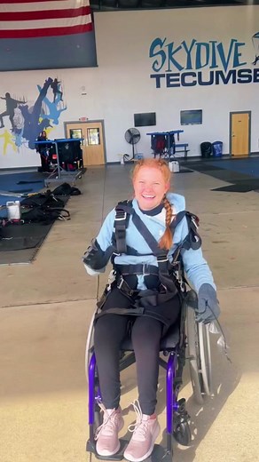 You can do anything you put your mind to!! Including flying!!! Come out snd let us help you with that 😎 2 more weeks left in the season! Lets take advantage 🤩😍❤️🤘🏼 #Skydive #Skydiving #SkydiveTecumseh #Student #MSU #UM #GoBlue #YouCanDoAnything #FlyFree.