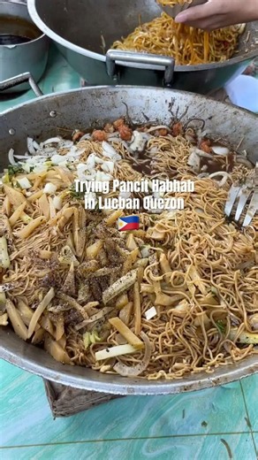 Trying the Famous Pancit Habhab in Lucban, Quezon | Famous Quezon Delicacy 🇵🇭