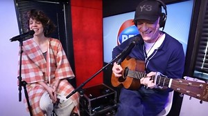 Gaëtan Roussel en live pour "Help myself" et "Dualité"