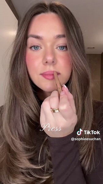 Rhode Skin Lip Liners Review: Shades and Tutorials