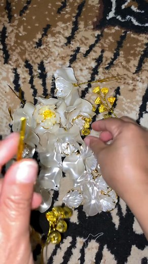 19K views · 370 reactions | Tutorial bunga anggrek akrilik Bagian 11 | Galeri Bunga Akrilik | Facebook