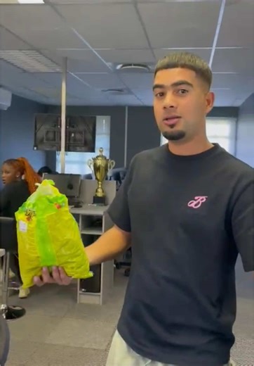 Unique Call Center Compensation: Sweet Rewards Instead of Salaries