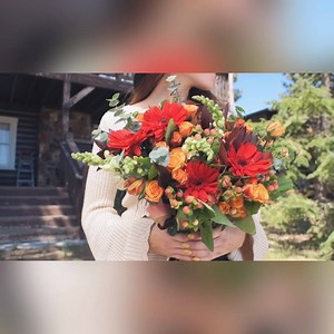 Meet ‘Heirloom’ – one of last year’s most popular fall Bouqs. 🧡 Pairs best with a cable-knit sweater and hot apple cider. Shop fall today: https://bouq.it/32n4EiV | The Bouqs Company