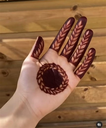 simple mehendi designs.. #aesthetic #mehndi #viral #trending @shrismehendidesignsofficial